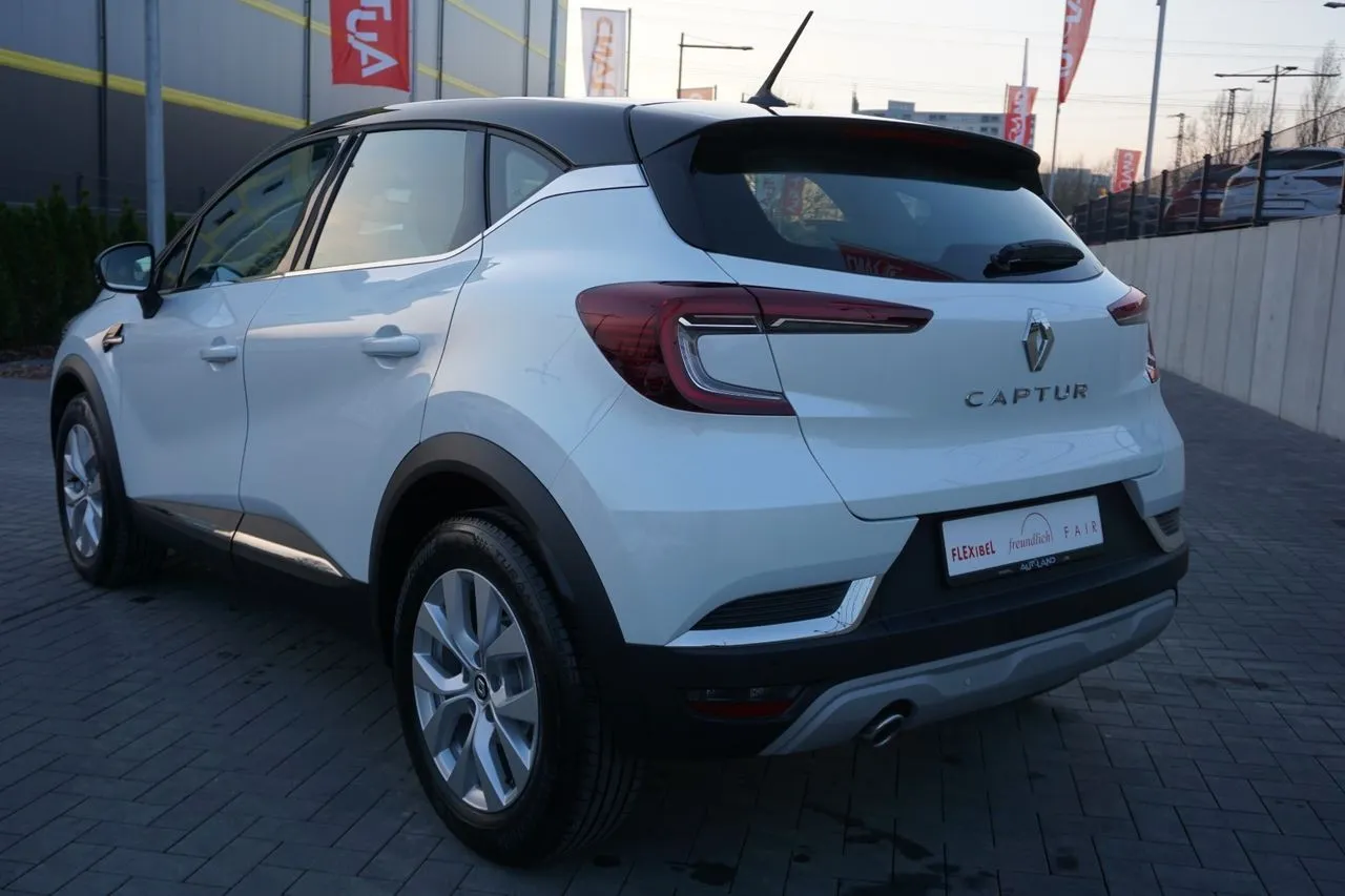 Renault Captur TCe 90 Navi...  Image 2